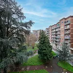 Luminoso E Moderno Vicino Metro