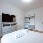 Luminoso E Moderno Vicino Metro Apartman Milánó