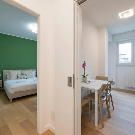 Luminoso E Moderno Vicino Metro Apartment Mailand