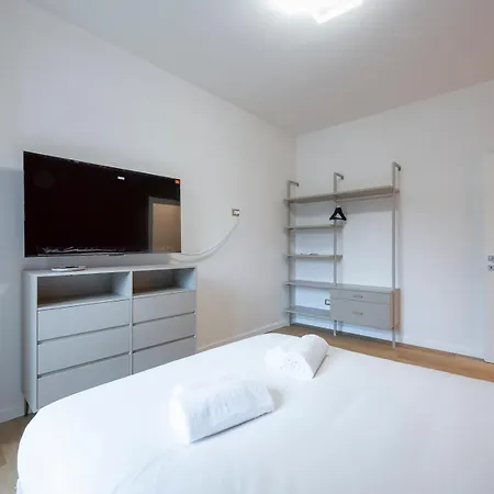 Luminoso E Moderno Vicino Metro Apartment Mailand